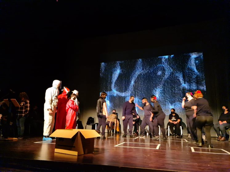 mercemartinsaav's tweet photo. Ayer, por el #DiaDelLibro en el #CCRigobertaMenchúLeganés Fusión Mágica. Juntos 📝#TallerLiterario #TodosContamos 🎬#AMASVisual 🎹#AMASMiusic 🎭#AMASEscena 📚clubs #lecturafacil #Voluntarios. Gracias👏@AytoLeganes 
@GrupoAMAS @QurtubaE @bmleganes @PilarJimeno @SergioAguinaga6 https://t.co/bbSzlugzgX
