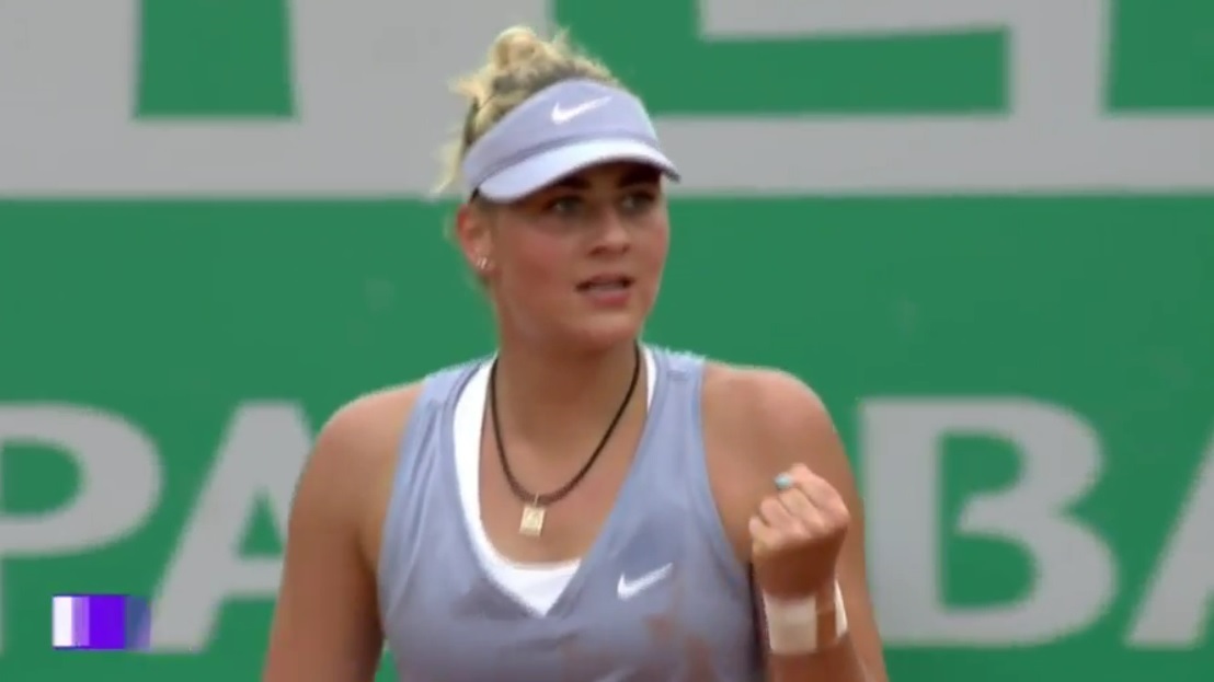 ВТОРОЙ ПОЛУФИНАЛ
Киевлянка Марта Костюк продолжает побеждать на турнире в Стамбуле. В четвертьфинале Марта в упорном поединке обыграла экс-двадцатую ракетку мира Ану Конюх – 7:5, 4:6, 6:3.
18-летняя украинка во второй раз в карьере выступит в полуфинале турнира WTA