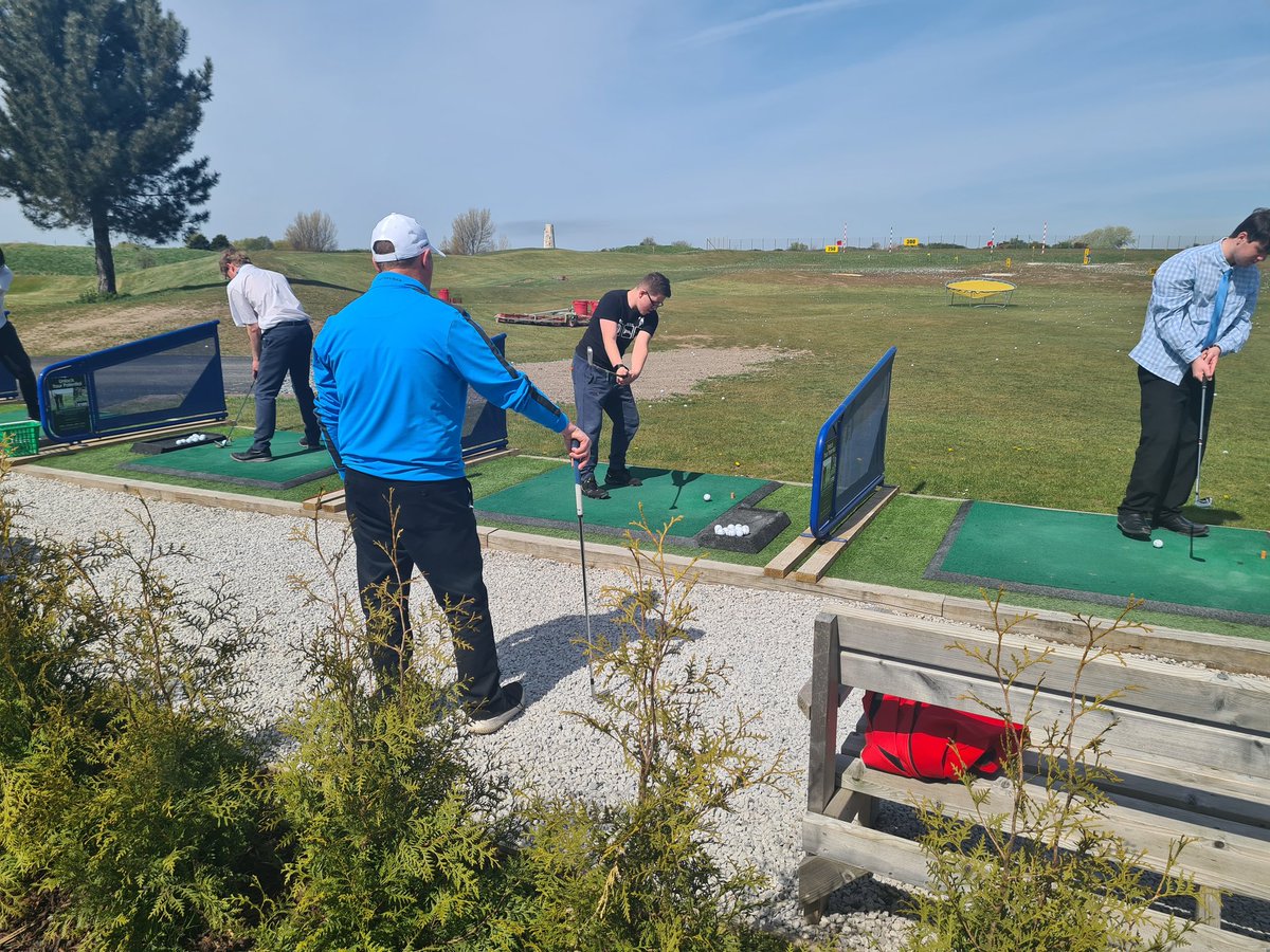 ClareMountSSC's tweet photo. Golf with Angus @moretonhills is back! And we have 5 very happy 6th formers because of it

"This is sick!" (Josh)
#praiseindeed https://t.co/Lb8mfzZhZm