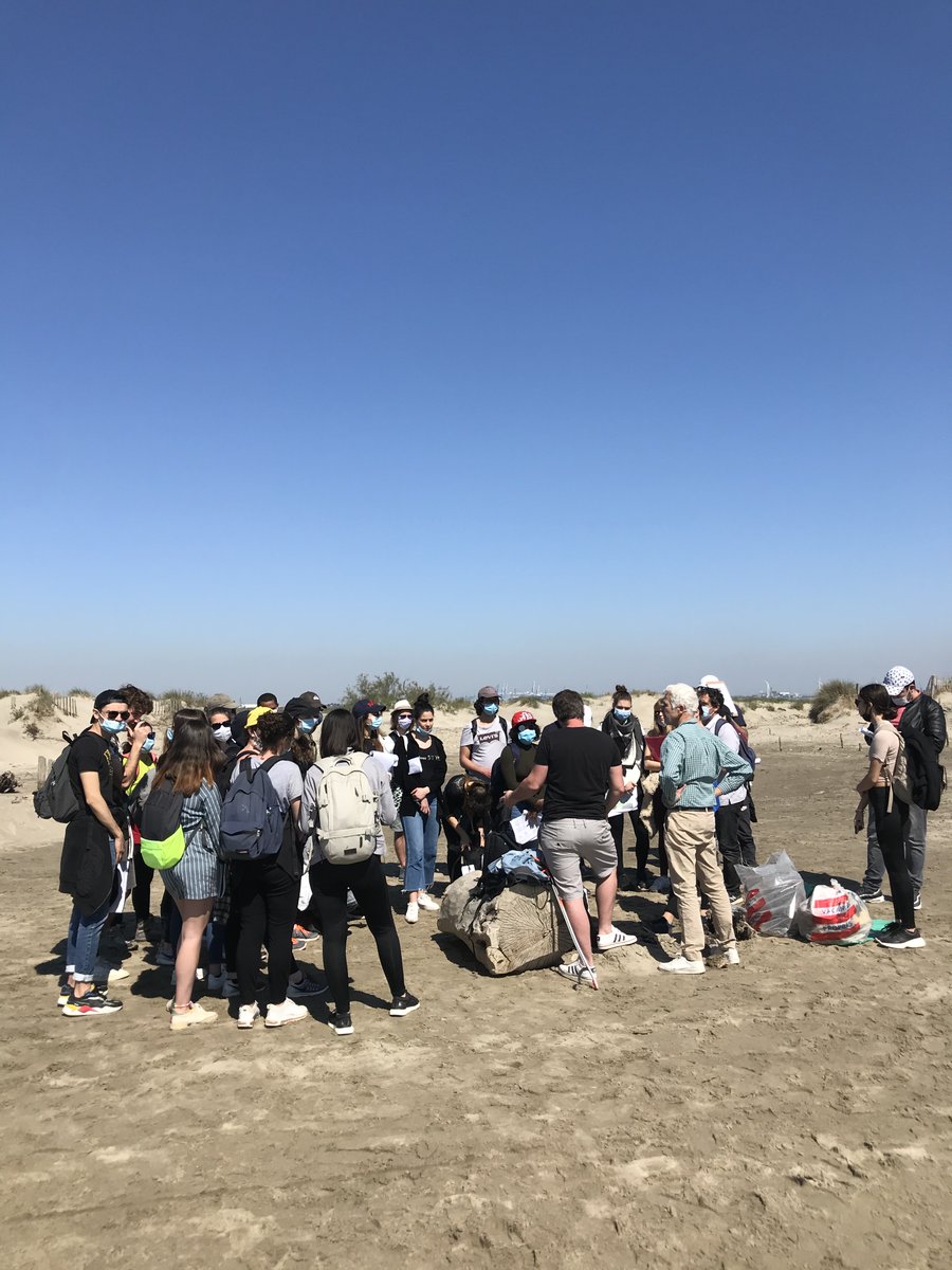 MerTerre13's tweet photo. Belle matinée ramassage #DCSMM sur la plage Napoléon, à Port-Saint-Louis-du-Rhône en #Camargue 💪
Merci à Inès, Stéphane, Laurine et à Jacques : adhérent et trésorier de l’asso 💙
Objectif #ZéroDéchetMarin #plastickills #zerowaste @CedreBrest @RemedZero https://t.co/sjfMXMxfKi