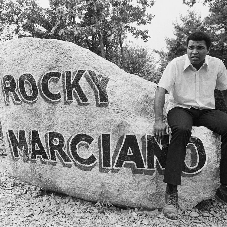 MuhammadAli's tweet image. Muhammad Ali at ‘Fighter’s Heaven’ training camp in Deer Lake, PA. 

#GOAT #Giving #6CorePrinciples