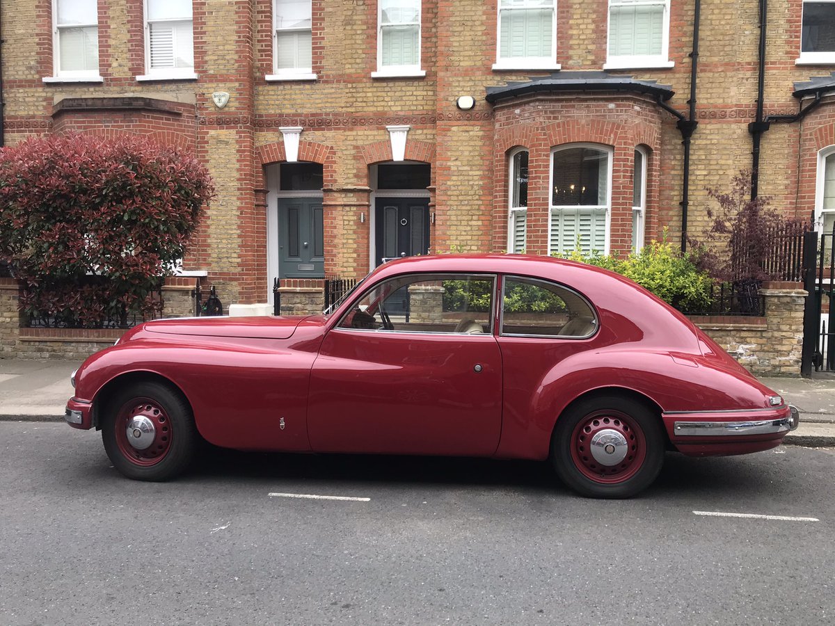 RubberTrim's tweet photo. Spotted this immaculate 1951 #Bristol 401 in SW London. 
#Bristolcars #Britishcars #restoration #classiccars @bristolowners @bristolcars @BristolOda @BristolMC 

See our website for seals, carpets, vinyls etc for classics like this. 

https://t.co/I7ZXaSOAKt https://t.co/KRH1VQC4mf