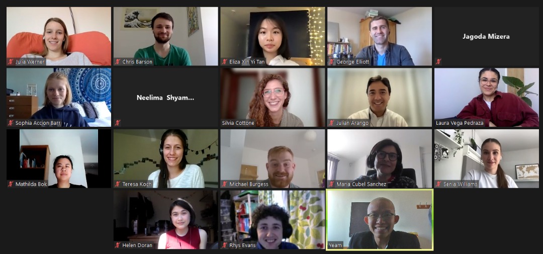 CottoneSilvia's tweet photo. Yesterday @jarangoo and I had a talk with the Behavioral Economics students of the University of Bath about some challenges we face at @Heuristicalab as consulting company applying Behavioral Science in Latin America 😊

#behavioraleconomics #behavioralscience #students https://t.co/9n6y160mJQ