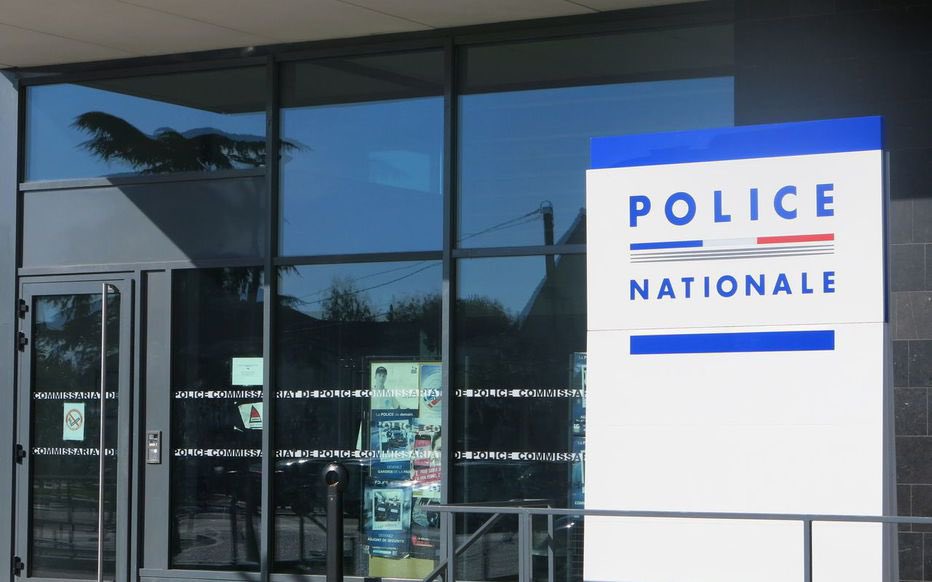 L’Horreur une nouvelle fois contre nos policiers. Total soutien à nos forces de l'ordre! Hommage à cette jeune femme policière et à tous ceux qui sont en première ligne contre la barbarie. #Rambouillet <a href="/PoliceNationale/">Police nationale</a>