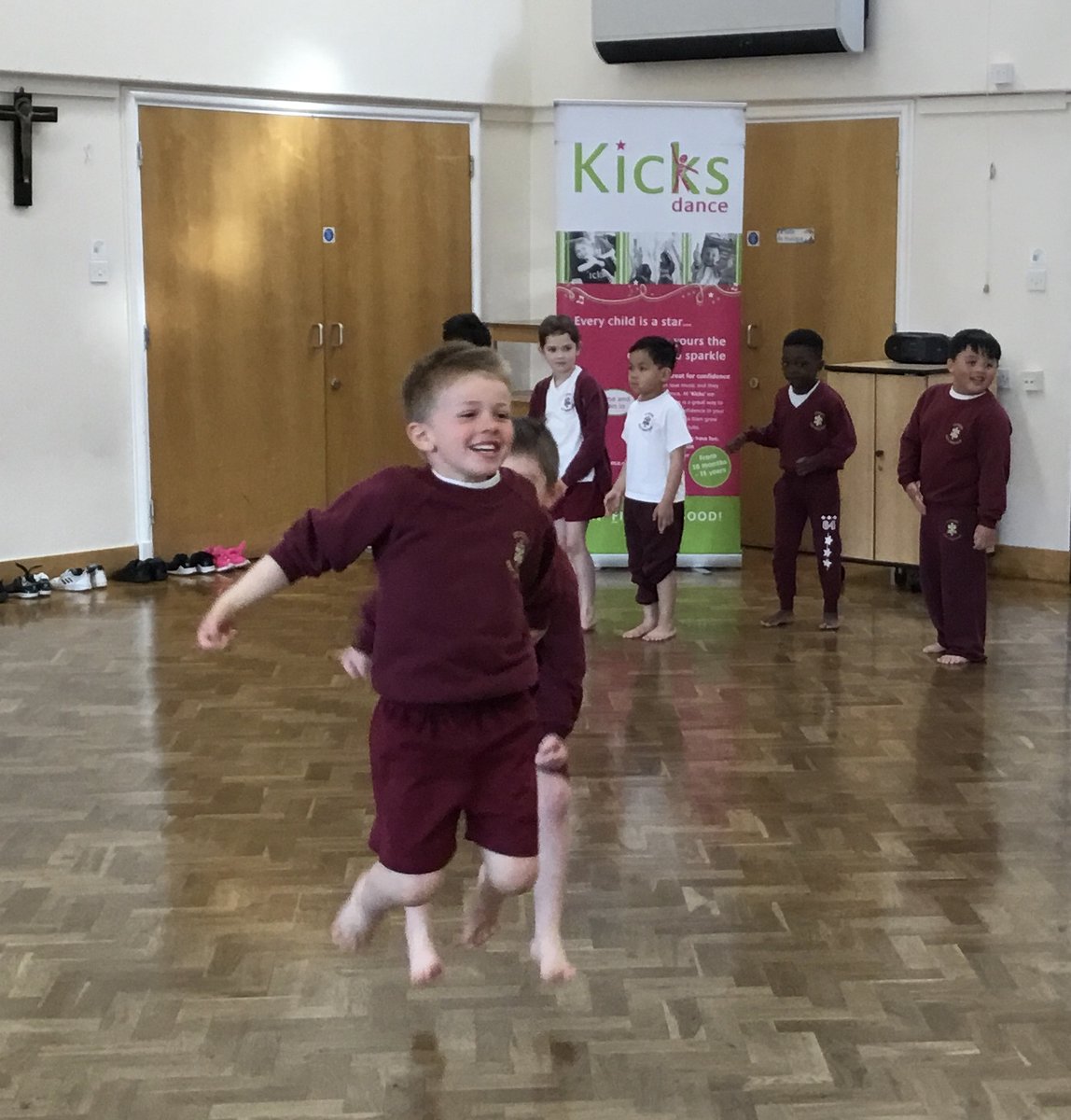 St. Peter's Catholic Primary School PE & Sport (@stpetersegpe) on Twitter photo Great to have Kicks Dance back in school this week for our after school club and Wellbeing Wednesday. Year R and 1 loved their dance session which incorporated beautiful links to emotional wellbeing. Think their smiles say it all, thanks Flo and Lisa <a href="/kicks_ltd/">Kicks Dance | Primary School Dance provision ♫ ★</a> <a href="/MidSussexActive/">Mid Sussex Active</a> Great to have Kicks Dance back in school this week for our after school club and Wellbeing Wednesday. Year R and 1 loved their dance session which incorporated beautiful links to emotional wellbeing. Think their smiles say it all, thanks Flo and Lisa <a href="/kicks_ltd/">Kicks Dance | Primary School Dance provision ♫ ★</a> <a href="/MidSussexActive/">Mid Sussex Active</a>