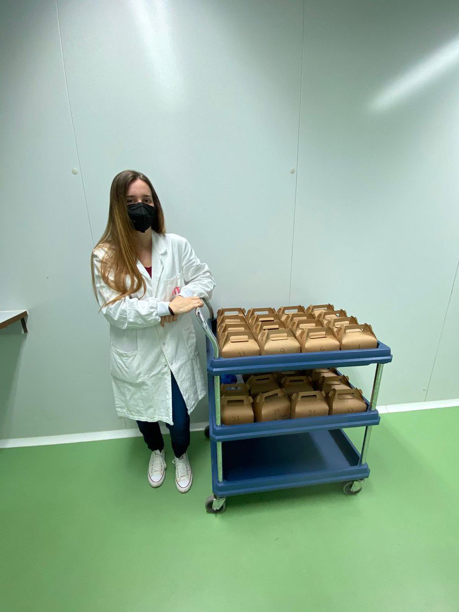 IngridAguilo's tweet image. La Laura de la @ETSEA_UdL realitza les pràctiques i el tfg al programa de postcollita del @irtacat desenvolupant productes de fleca amb microalgues. Avui hem repartit les nostres #labsensorybox entre els nostres voluntaris #profuture