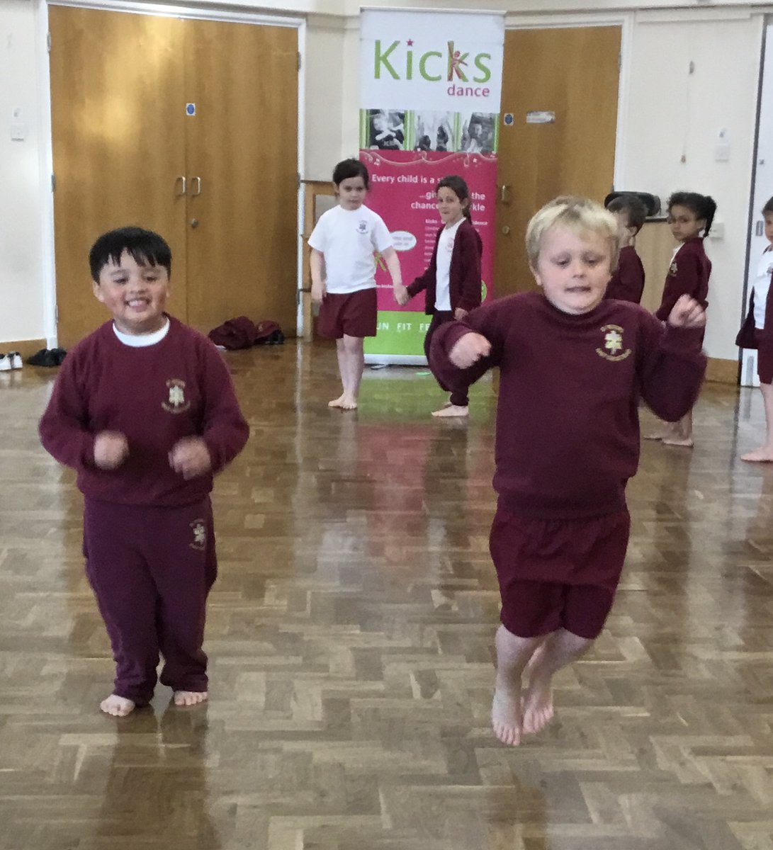 StPetersEGPE's tweet photo. Great to have Kicks Dance back in school this week for our after school club and Wellbeing Wednesday. Year R and 1 loved their dance session which incorporated beautiful links to emotional wellbeing. Think their smiles say it all, thanks Flo and Lisa @kicks_ltd @MidSussexActive https://t.co/vDFFS1rhys