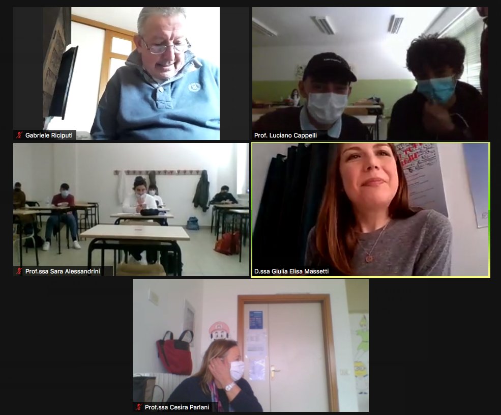 DonactionC's tweet photo. Le classi terze dell'IIS Mazzocchi e Umberto di Ascoli Piceno sono state invitate a partecipare al webinar di #Donaction che si è tenuto oggi alle 11.00 e a iscriversi al concorso. L'adesione al contest è completamente gratuita. https://t.co/ev2ZqgfuYX