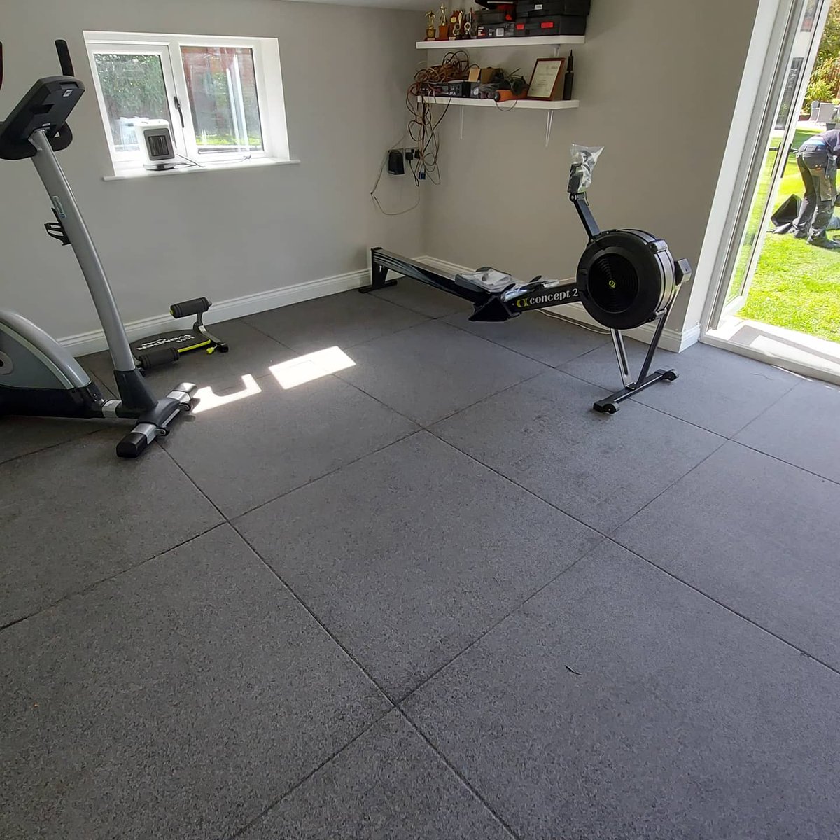 After a busy week on a busy building site in London, we're finishing off at a lovely #homegym in Cheshire. 

We're installing a 20mm #rubbertile, exercise bike and Concept 2 Rower.

Our work is varied and we love what we do.

xlgyminteriors.com 
xlgymflooring.com