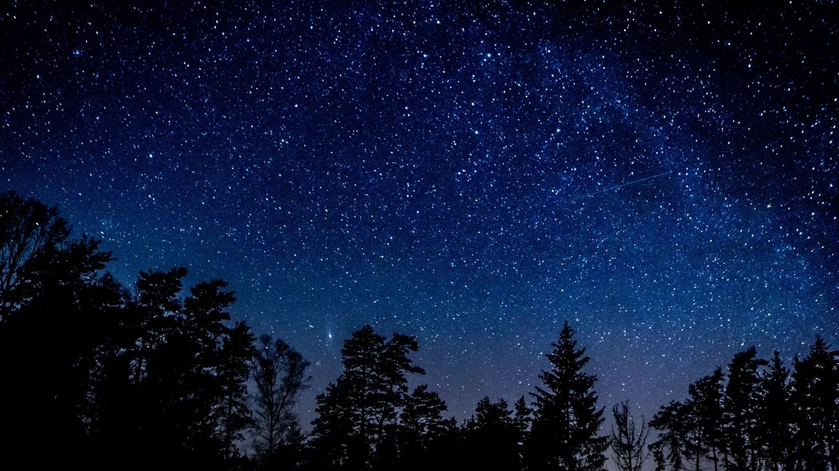 Jack Ellerby <a href="/FriendsofLakes/">Friends of the Lake District</a> and Mike Hawtin <a href="/northyorkmoors/">North York Moors NP</a> will talk about their challenge in reducing #LightPollution to safeguard wildlife and protect people’s enjoyment of star laden #DarkSkies, at the #CPD #Webinar hosted by <a href="/ILPDurham/">ILP Durham</a> on 25 May ow.ly/Dv6u50EpC9H