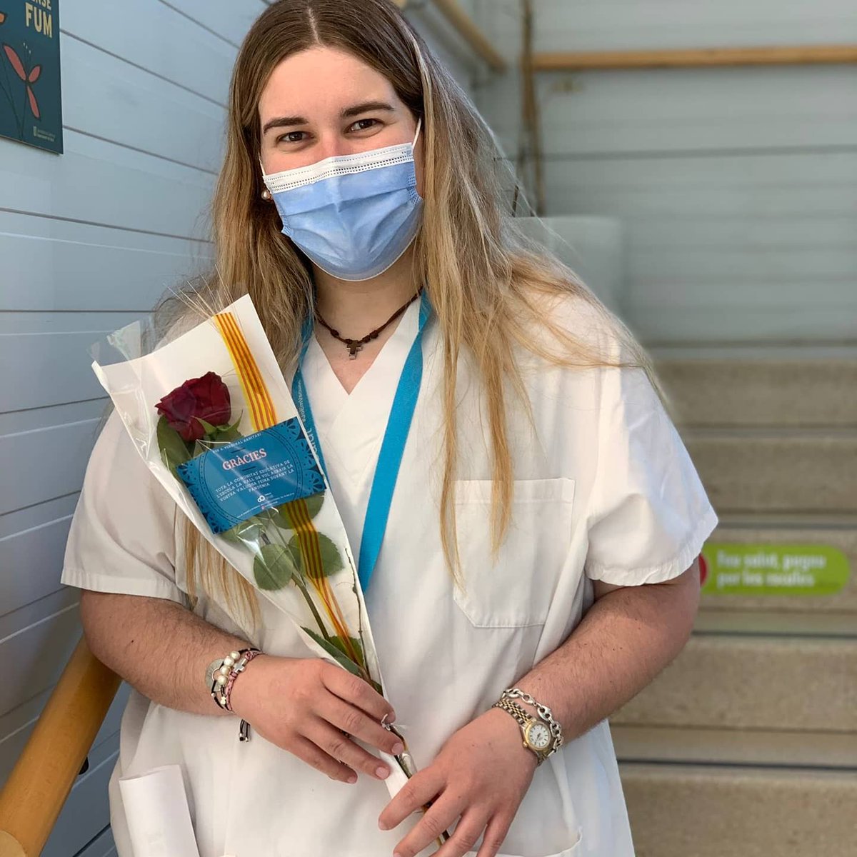 Recibir la rosa en el trabajo, de mi colegio. ¡¡¡No tiene precio!!!
De parte de todos los profesionales del CAP Can Rull de Sabadell os damos las gracias por acordaros de todos nosotros!!!
#lideratgeètic 
#compromissocial 
<a href="/parctauli/">Consorci Corporació Sanitària Parc Taulí</a> 
<a href="/DiariDeSabadell/">Diari de Sabadell</a> 
<a href="/iSabadellcat/">iSabadell</a> 
<a href="/TVSabadell/">TV Sabadell-Vallès</a>