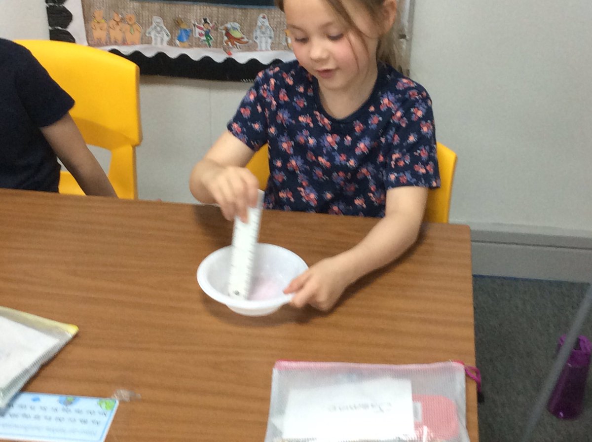 EPA_Y1_Y2's tweet photo. We used goblin snot, pixie juice and unicorn tears to make our very own potion! @DeltaEstcourt #EPAWriting https://t.co/mkWBQRplW6