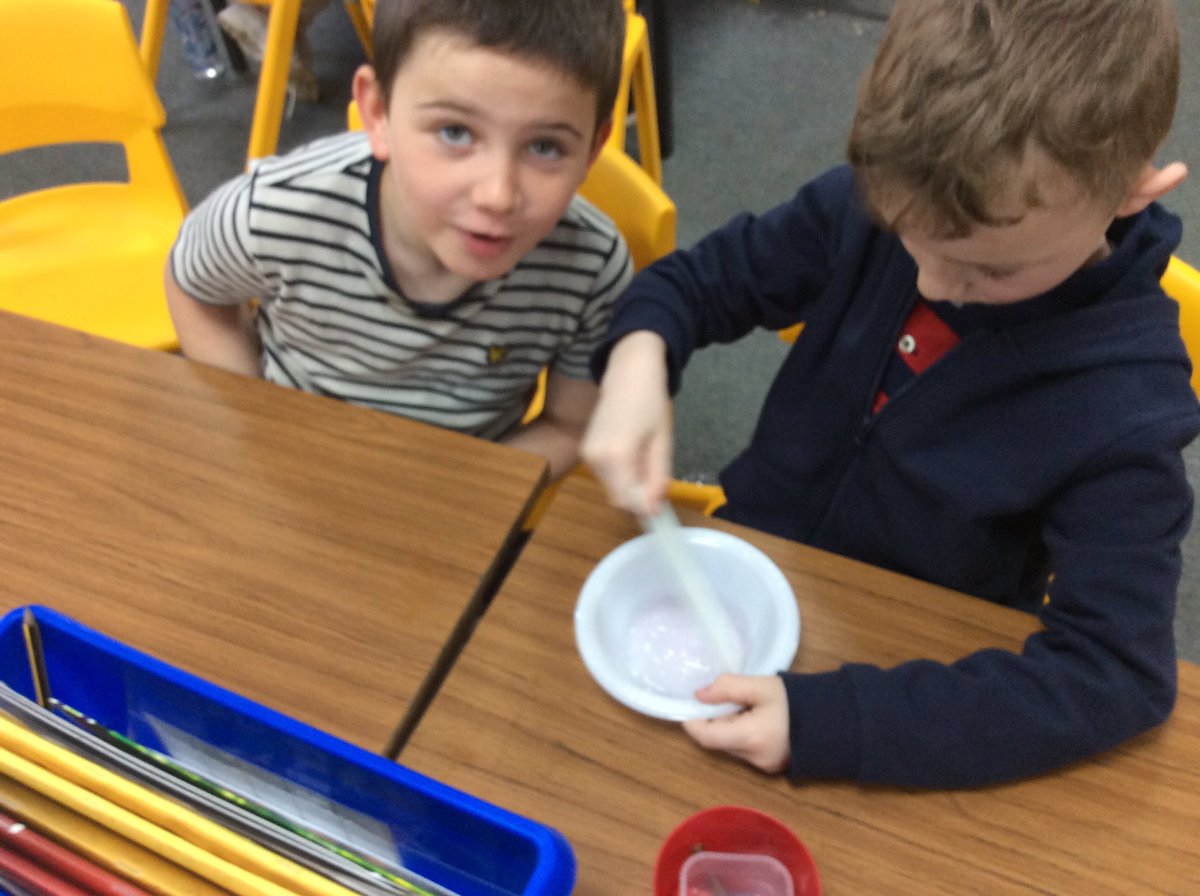 EPA_Y1_Y2's tweet photo. We used goblin snot, pixie juice and unicorn tears to make our very own potion! @DeltaEstcourt #EPAWriting https://t.co/mkWBQRplW6