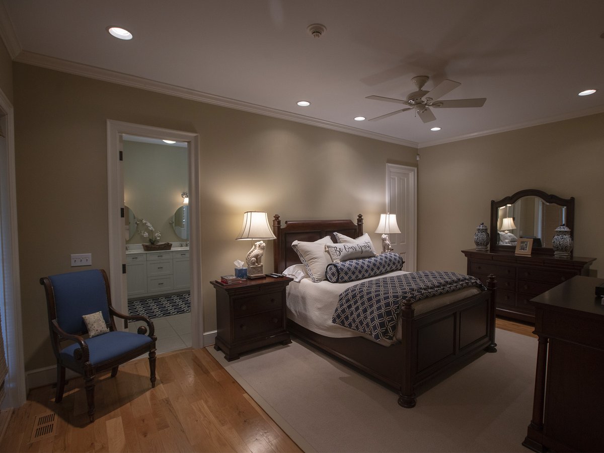 GbrSportingClub's tweet photo. 🏡Featured Listing | 118 Maple Grove Way
Showcasing fine architectural details - stacked stonework, Western red cedar shake roof, as well as a Brazilian Ipe porch overlooking the pond and charming Grist Mill.
 #FeatureListingFriday #GreenbrierLiving 
https://t.co/r43DFSQ4wo https://t.co/kkNuxfhH9F