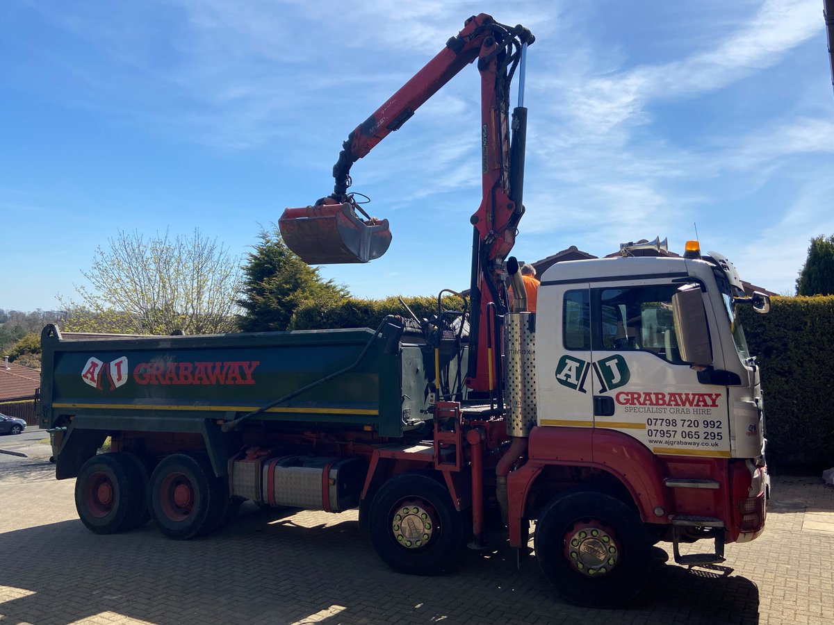 DealerNetFin's tweet image. 🚚🚚Thanks to the team from AJ Grabaway for popping round to help clear some stuff away from the office this morning!

☀️☀️Wagon looking good in today's sunshine!