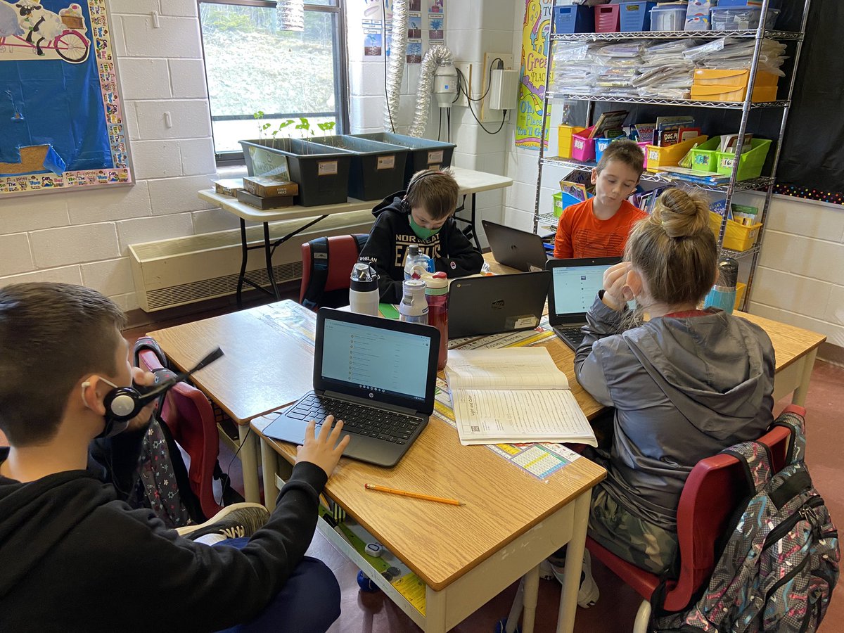 BCE4Wilson's tweet image. Health and Science activities on the Chrome Books! 🍎#learningthroughtechnology