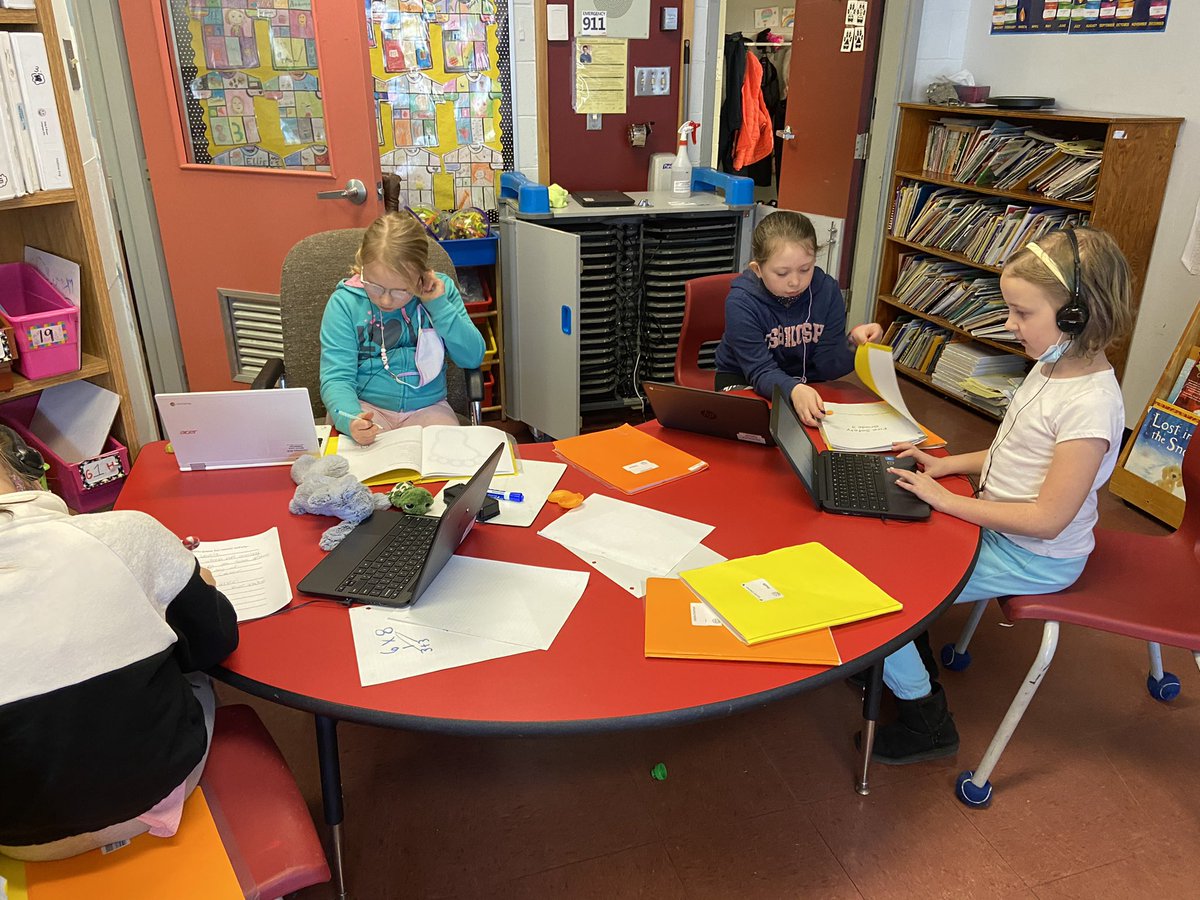 BCE4Wilson's tweet image. Health and Science activities on the Chrome Books! 🍎#learningthroughtechnology