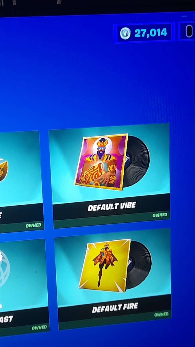 FootballCMTY's tweet photo. Whos code should I use? @FortniteGame #Fortnite https://t.co/dop0AErDPY