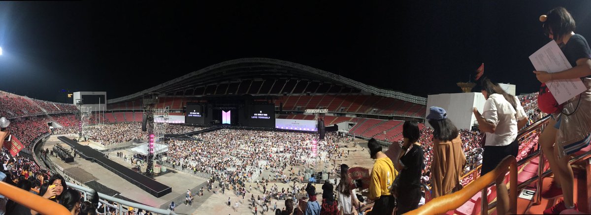 SweSweThetHtoo's tweet photo. 미얀마에 대한 친절한 지원에 감사드립니다.  미얀마의 반 쿠데타 운동에 기여하신 모든 분들께 감사드립니다. 💜 btw I am BTS (Army) #ThankYouKorea #BTSARMY #KoreaInSolidarityWithMyanmar #Korea https://t.co/jyRFNtkrqO