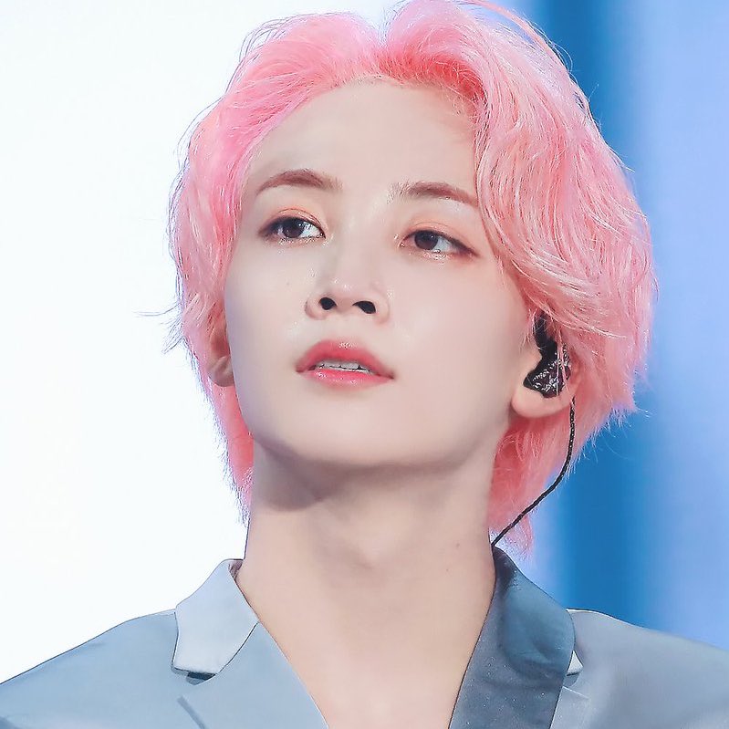 jeonghan ; pink— representing affection, harmony, inner peace, approachability, compassion, love and nurture.