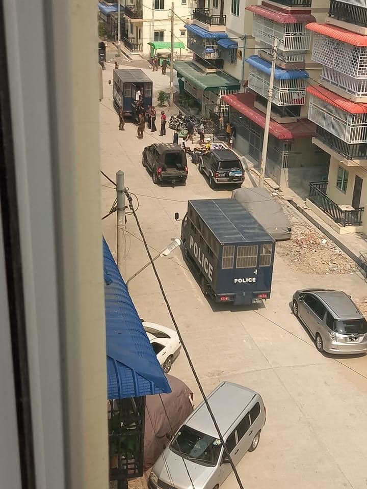 MANDALAY — UPDATE: Terrorists (#Myanmar security forces) abducted 6 civilians including a mother from Mya Yee Nandar Housing this morning.

#WhatsHappeningInMyanmar #Apr23Coup #MilkTeaAlliance