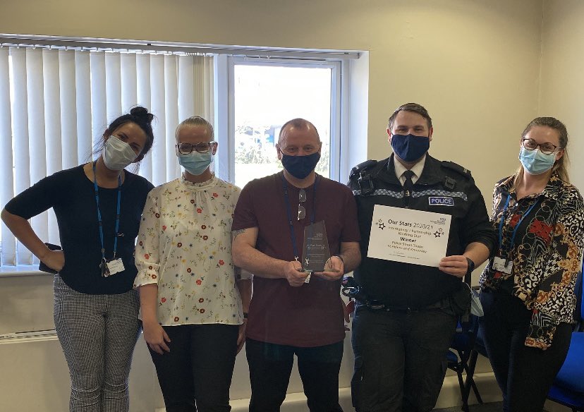 Huge thanks to @SbarberNWBH for attending Knowsley to present “our stars award” to HQ97- Police street triage team, he celebrations continue for the hero’s 😊 @NWBoroughsNHS  <a href="/amylowe2nhs/">Amy Lowe</a>