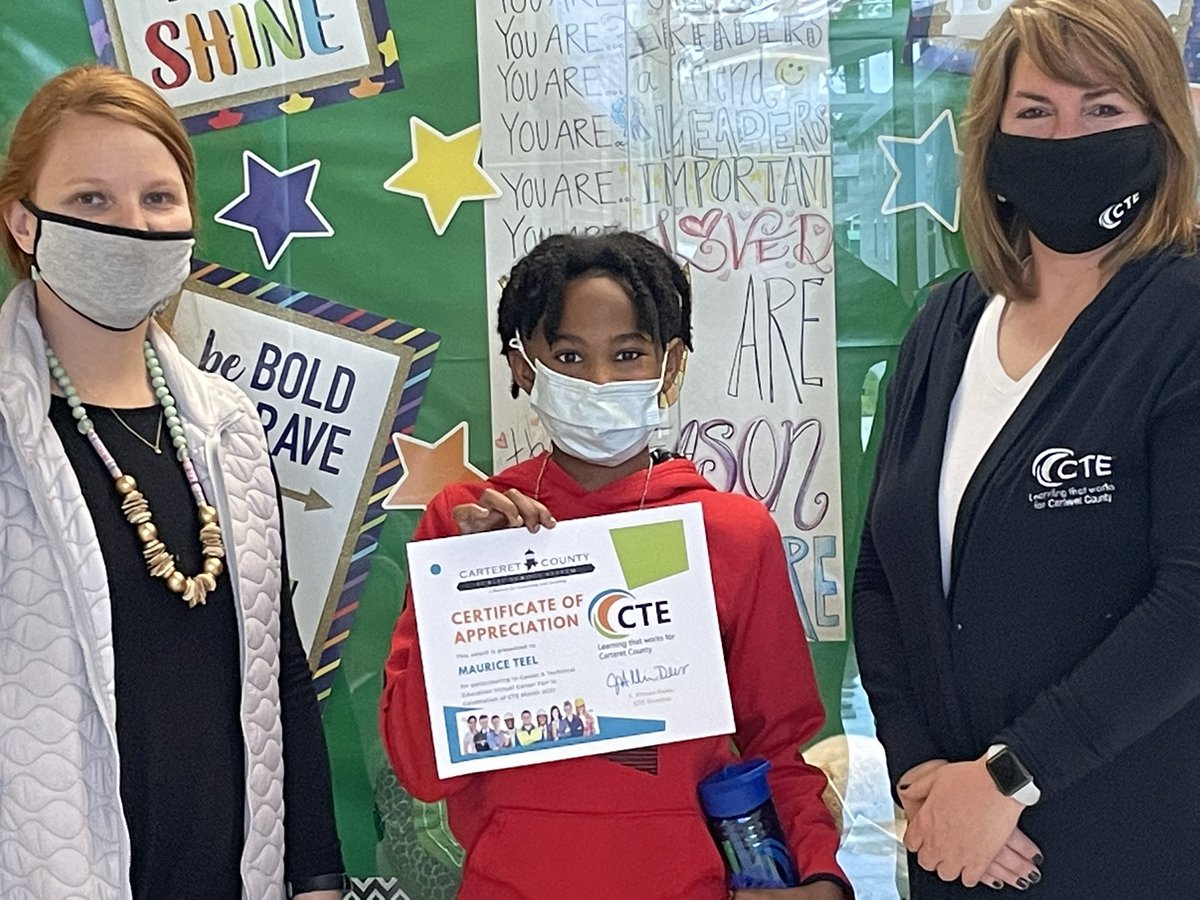 CCPSMSCDC's tweet photo. @CarteretK12 CTE Prize Patrol hit the streets thanking students for their participation in the Virtual Career Fair! @PamRobersonCDC @AllisonCTE @CTEforNC https://t.co/ROoOxUznas