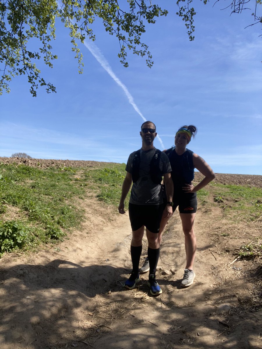 cotty_2k's tweet photo. 14 super sunny miles with @lou_c_getsfit done today ππ»ππ»ββοΈ
This run takes me over 200k for the month as well π
#ukrunchat #target250 #201/250 #NDRC #longrunfriday #14M #runningbuddies https://t.co/d8Z3TIWtuq