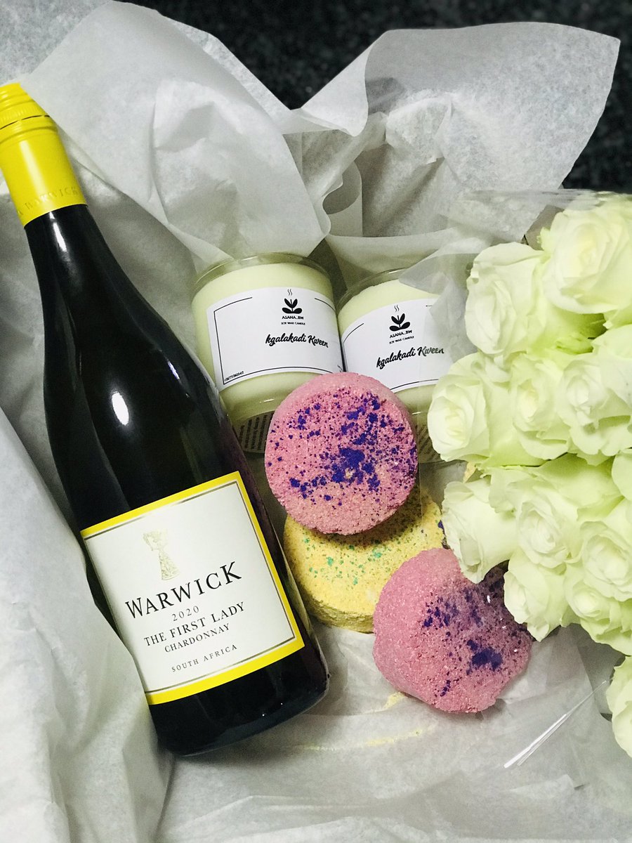 Putting this package together was absolutely refreshing ❤️

Bath Bombs & Candles: @asana_bw 

#happybirthday #giftedbybonolo #friday #giftideas #bathbombsarelife #forher😍
