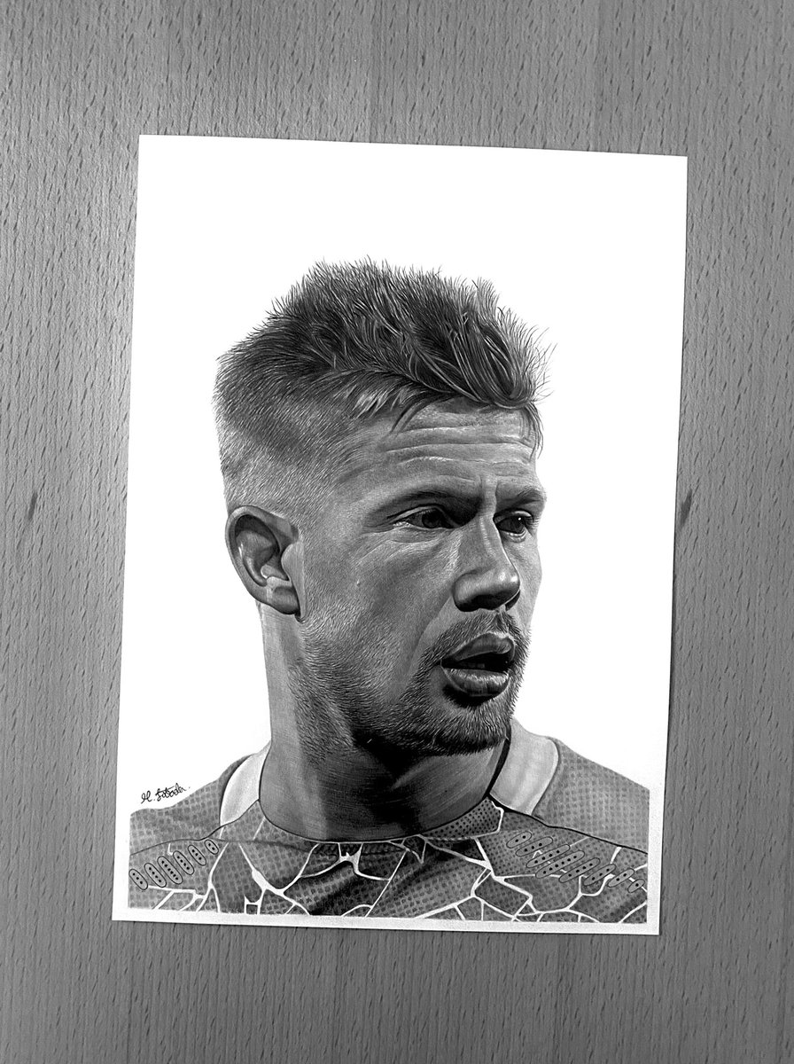marcloboda's tweet image. My finished portrait of another of my favourite players; Manchester City’s Belgian attacking midfielder, Kevin De Bruyne. 

Times are hard right now btw, so even if you’re not a City fan, I’d really appreciate it if you could give my work a share. Thank you 🙏🏼🙌🏽👍🏼