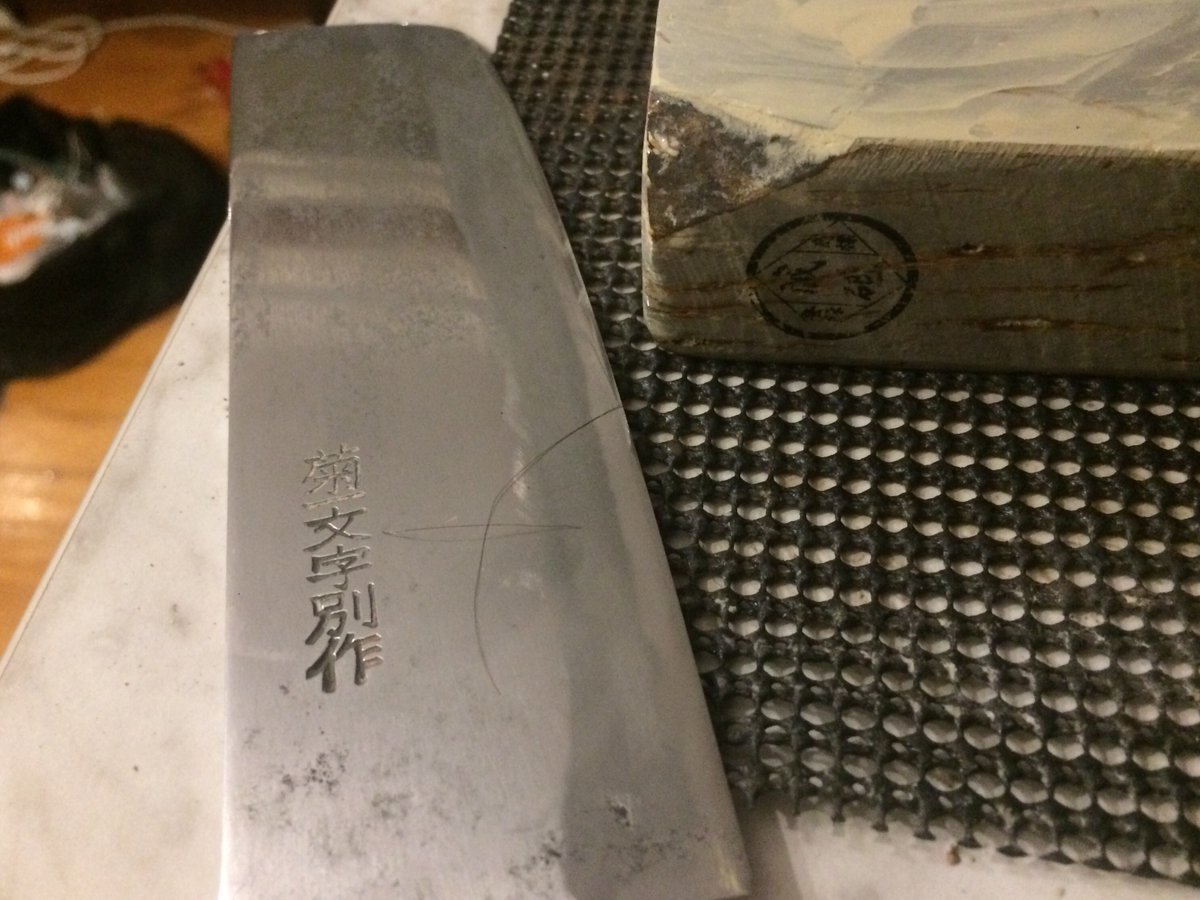 I like the look of this knife, so I decide to try a full sharpening progression on the blade for fun, and try it out properly.This is a very good knife.