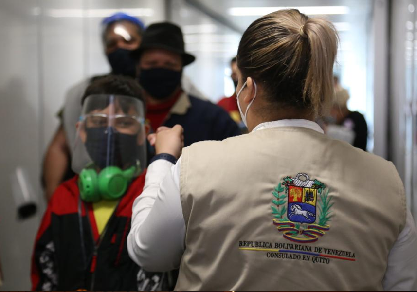 mippci_ven's tweet photo. #NotiMippCI 📰🗞| Reencuentro familiar: regresan otros 80 venezolanos desde Ecuador con el Plan Vuelta a la Patria. Lea más ⏩ https://t.co/IBvHA3uDsa
#PrevenirParaVivir
#ReencuentroMadreTierra https://t.co/DwxKMyTq8L