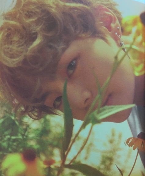 Kim Taehyung as Vincent Van Gogh& #39;s pieces of art — a necessary thread;