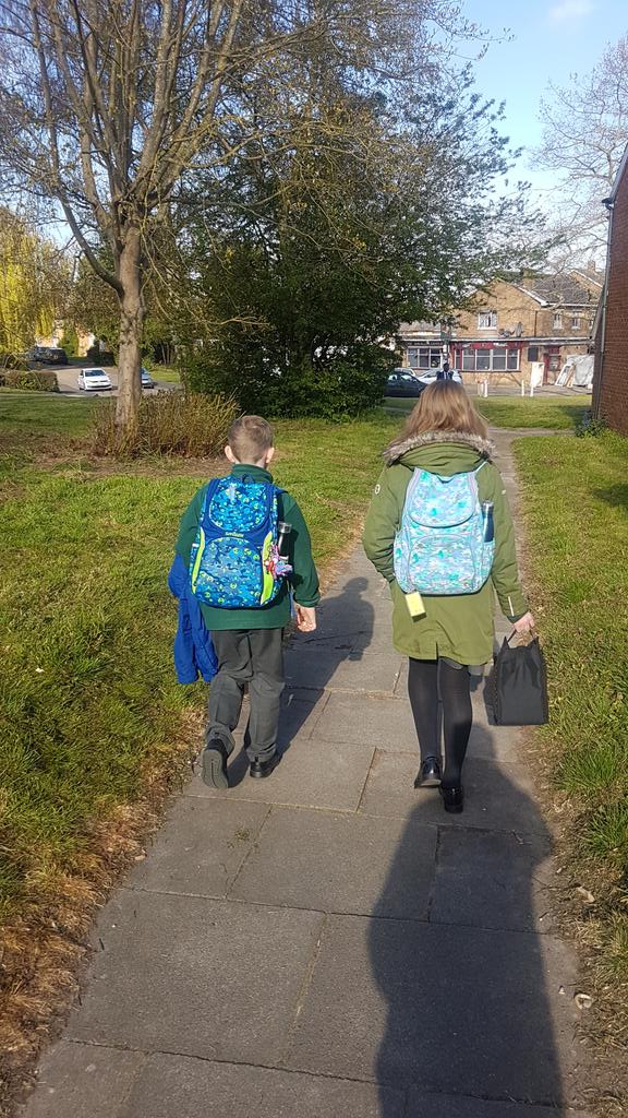cmcc77's tweet photo. On the walk to school @CooksSpinney this morning #BigPedalWin https://t.co/uIgmjGtBcW