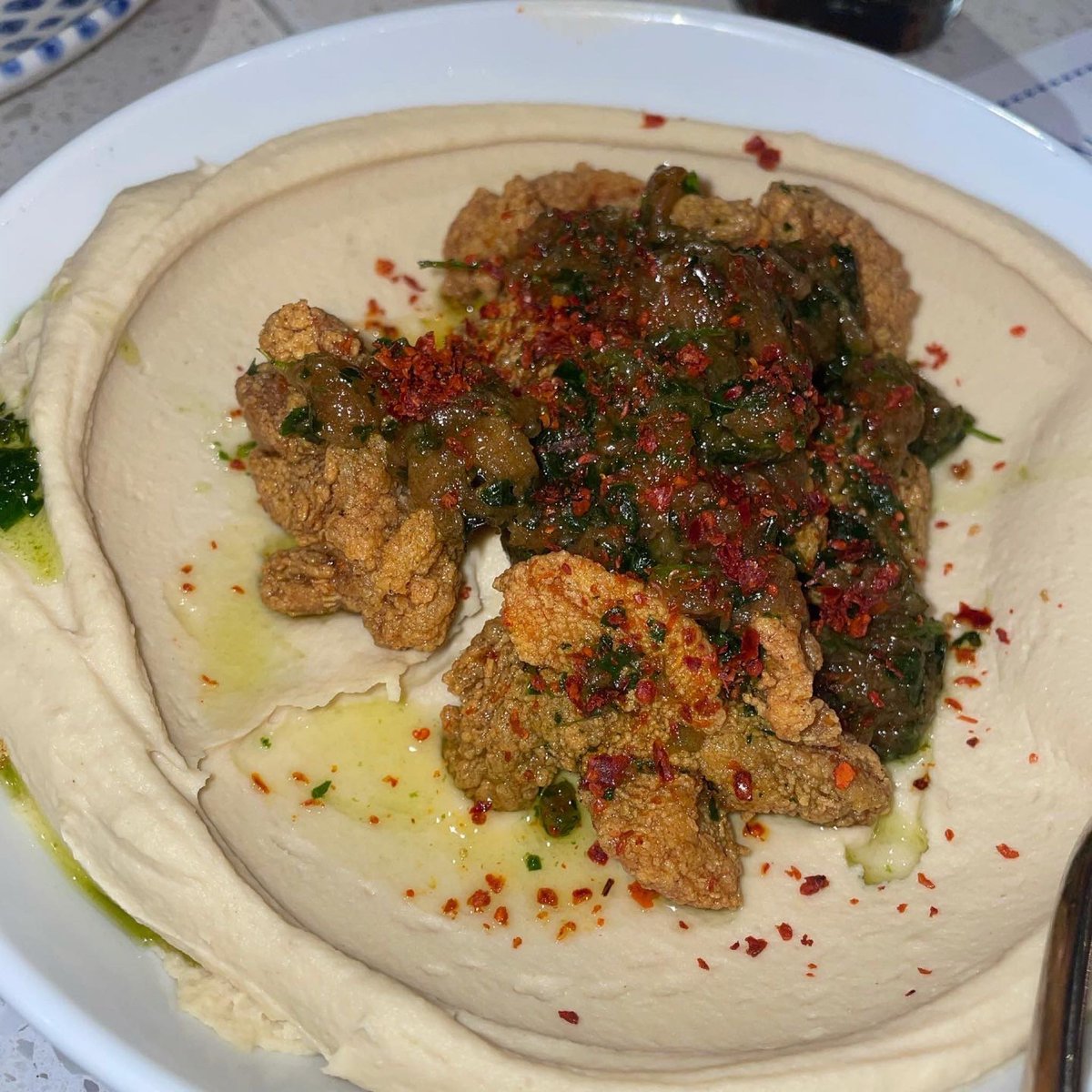 thebigeatsy's tweet image. FRIED CHICKEN AND CAULIFLOWER HUMMUS FROM SHAYA FOR DINNER @AlonShaya #shaya #israeli #food #eats #yum #foodie #thebigEATSy