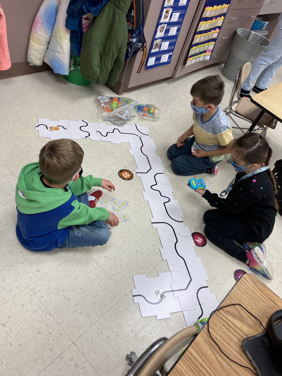 The Kkids had so much fun coding for Earth Day. The challenge was to have Botley pick up all the trash and put it in the correct recycle bin. #botley #kindergarten #tswildcats