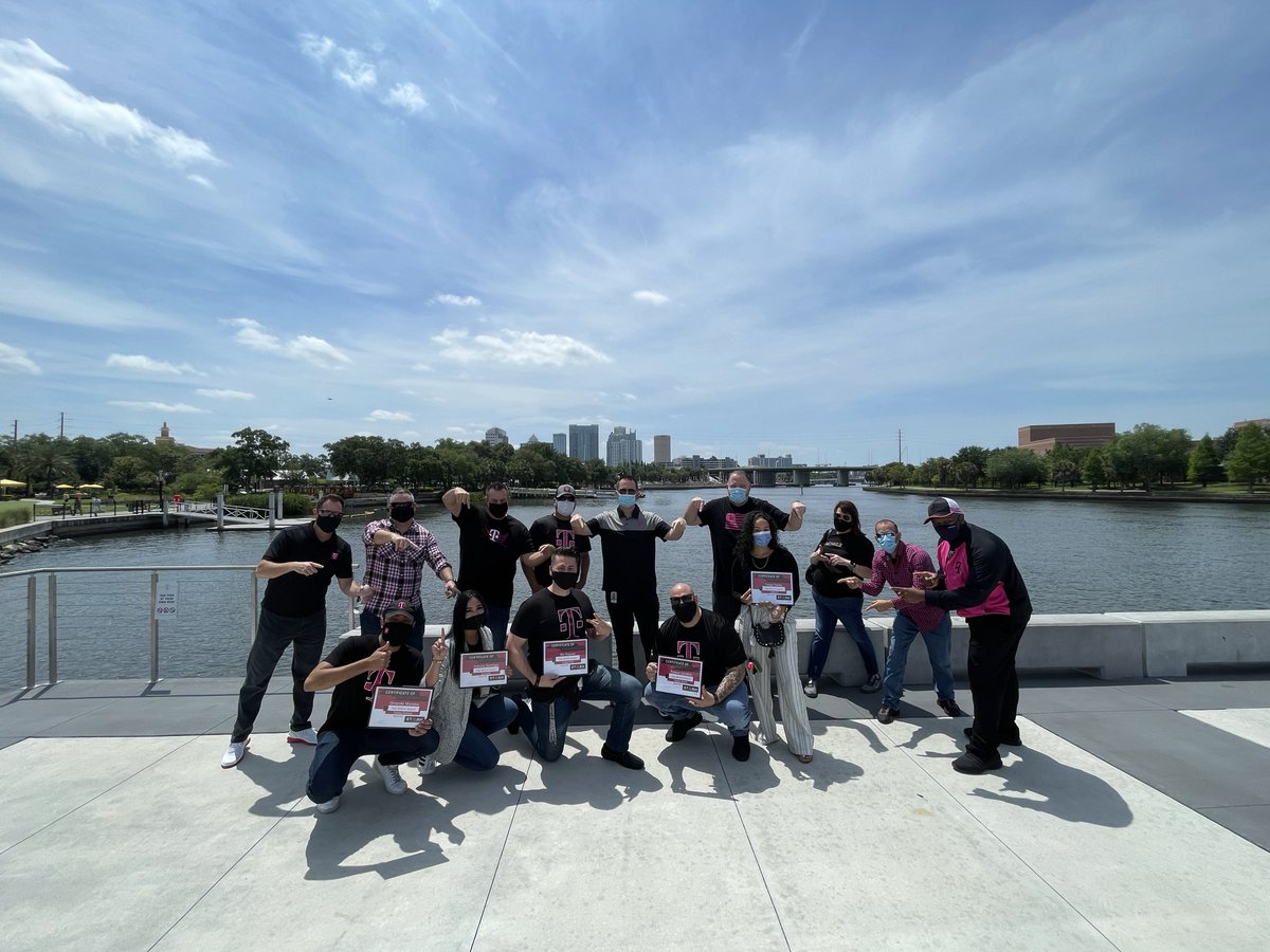 What an AWESOME Friday morning spending time with our March TOP PERFORMERS at our #STORMNATION Breakfast of Champions! You all rock! 🎉🎊
