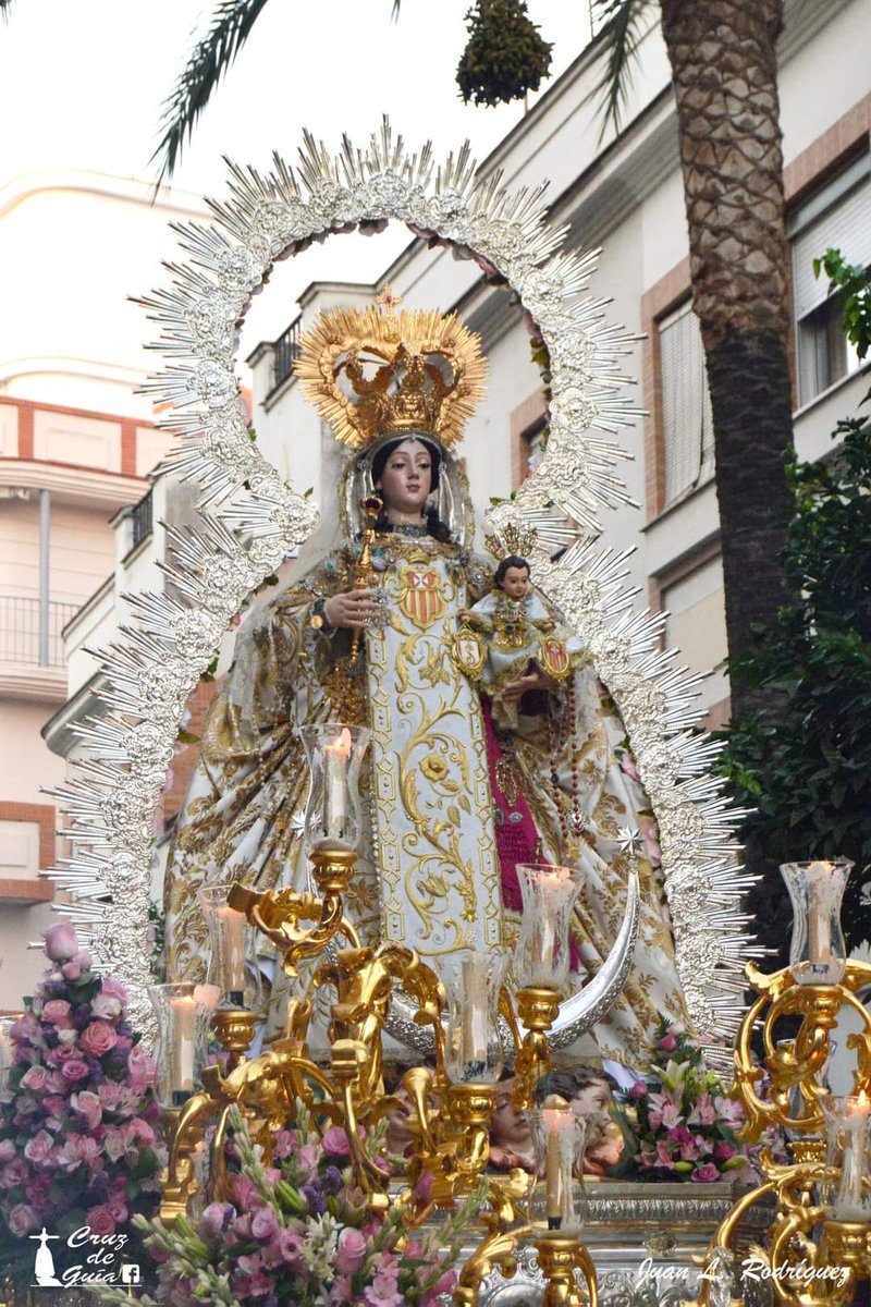 El joven artista sevillano Miguel Fernández ha sido nombrado como nuevo vestidor de la imagen de Nuestra Señora de la Merced de Huelva.

📷 Juan Luis Rodríguez Medina.

<a href="/HdadJudios/">Hermandad de los Judíos</a>