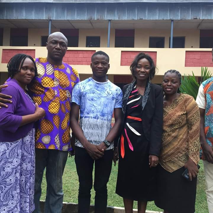 oluwabunmi_tale's tweet photo. @ SEDU, Sword of Excellence Drama/Film University, Ibadan. Still on excellent delivery of lines.
#diction #speechart https://t.co/BxgWbsfCnt