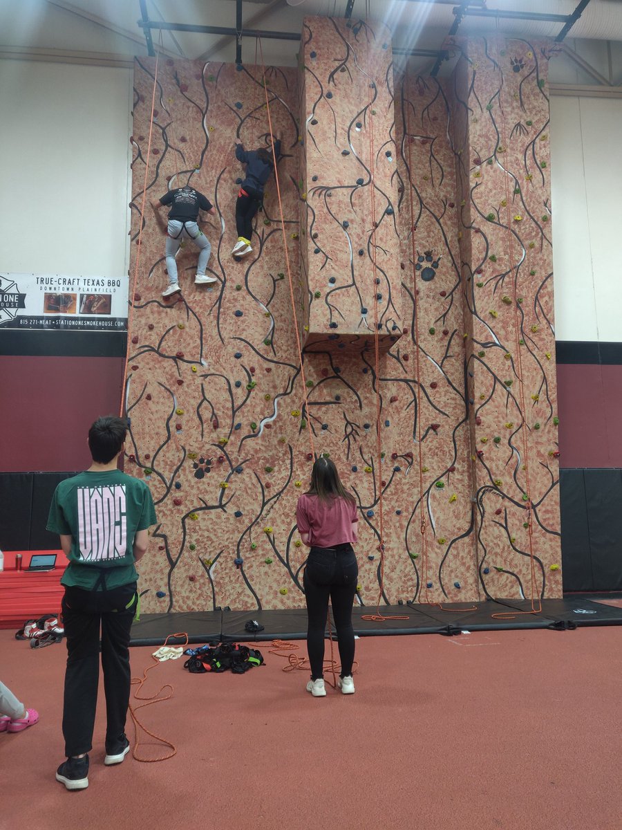 Mrs_Retzer's tweet photo. Love to see Adventure students challenge themselves and push outside their comfort zone. https://t.co/bJrHqyLkGi