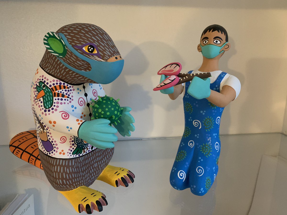 In breve: se vuoi evitare i contagi vaccina 20-60 anni; se vuoi evitare i morti vaccina &gt;60 anni, usa anticorpi monoclonali e terapie a domicilio. Se non fai usare gli anticorpi e non hai abbastanza vaccini (come mai?) spiega le tue scelte e prenditi le responsabilità. Difficile?