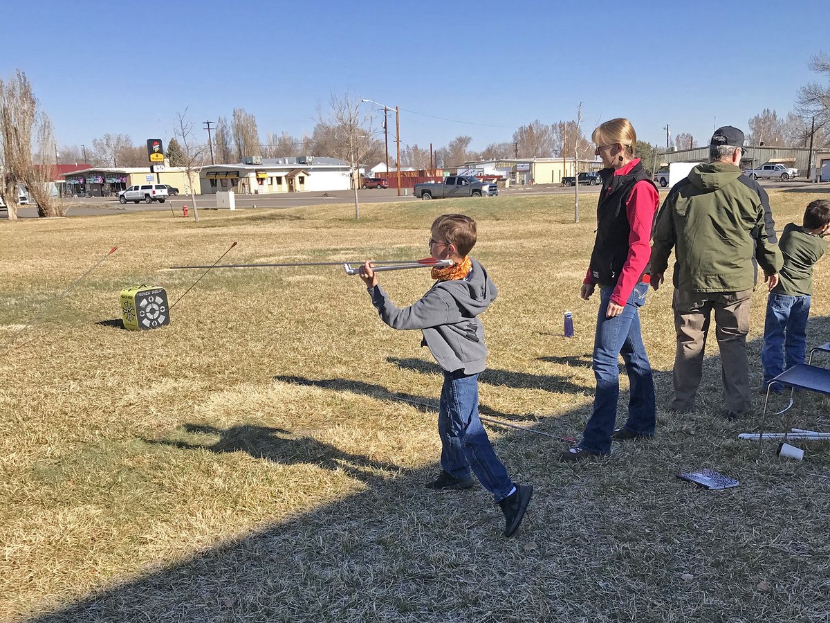 We're wrapping-up #EnvironmentalEducationWeek with a lesson in atlatl throwing! BLM Assistant Field Manager Stacey Whitman-Moore helped Ten Sleep 4th graders experience how ancient people would have used this device to throw a weapon or hunting projectile. <a href="/WashakieMuseum/">Washakie Museum</a>