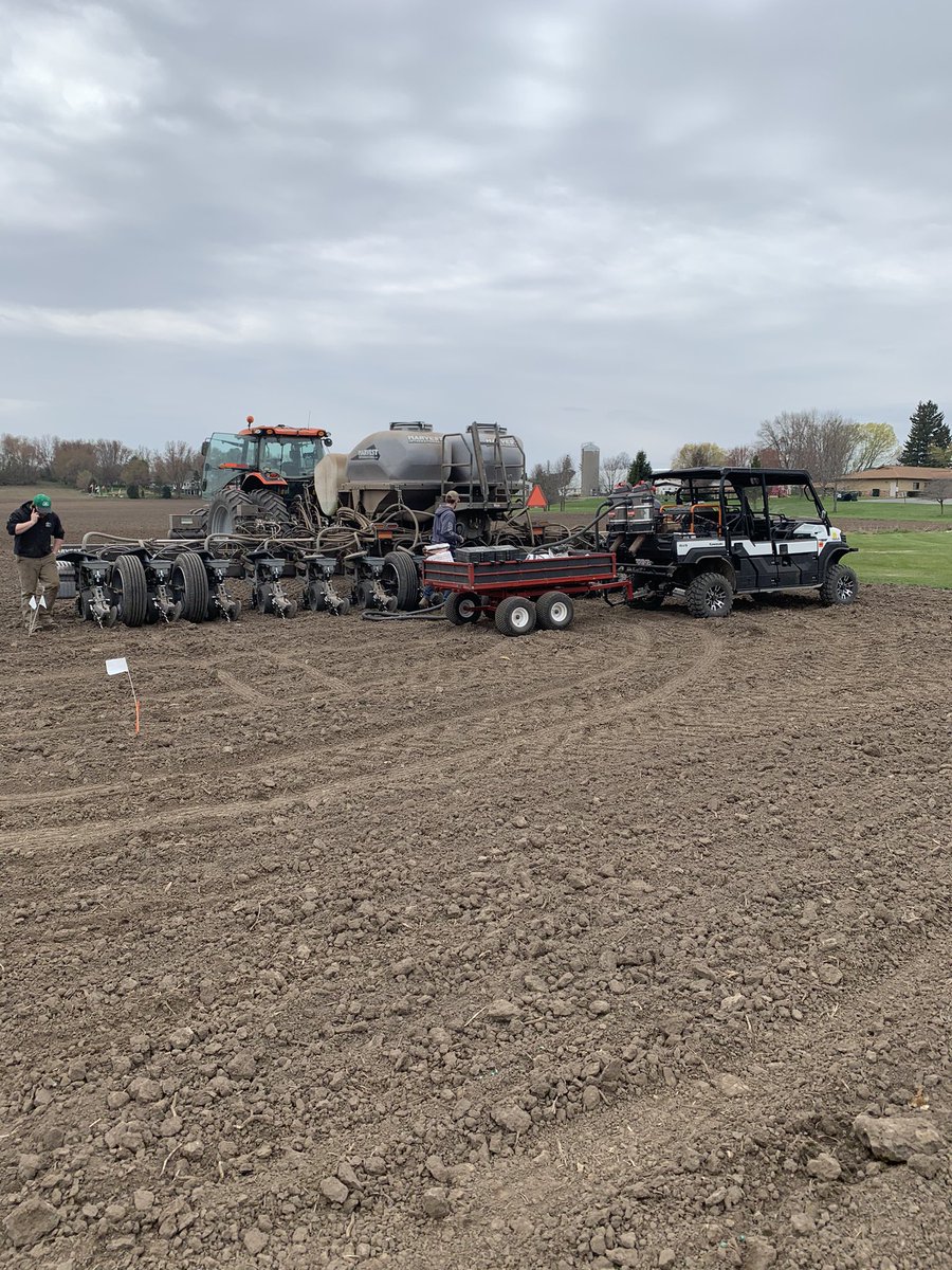 First plot of the year is in the ground! @PrecisionPlant smart firmers said ground temp was 54° should be a good start for @InVISION_HiSOY and @Asgrow_DEKALB seeds