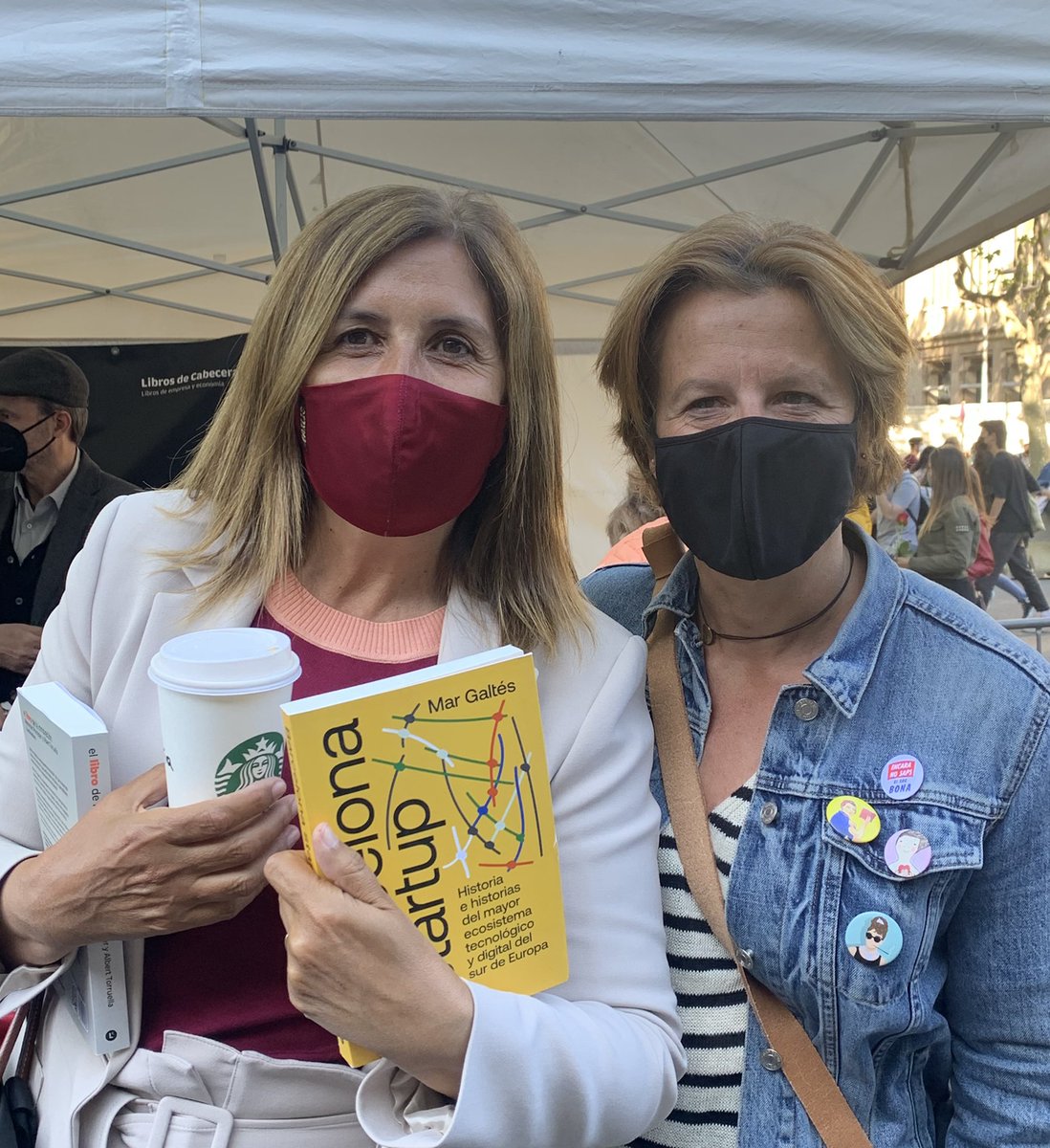 montse_barcelo's tweet image. Aquest any va d’autores i innovació! Molta ilu veure’t Galtés #SantJordi2021 #BarcelonaStartUp @margaltes @libroscabecera