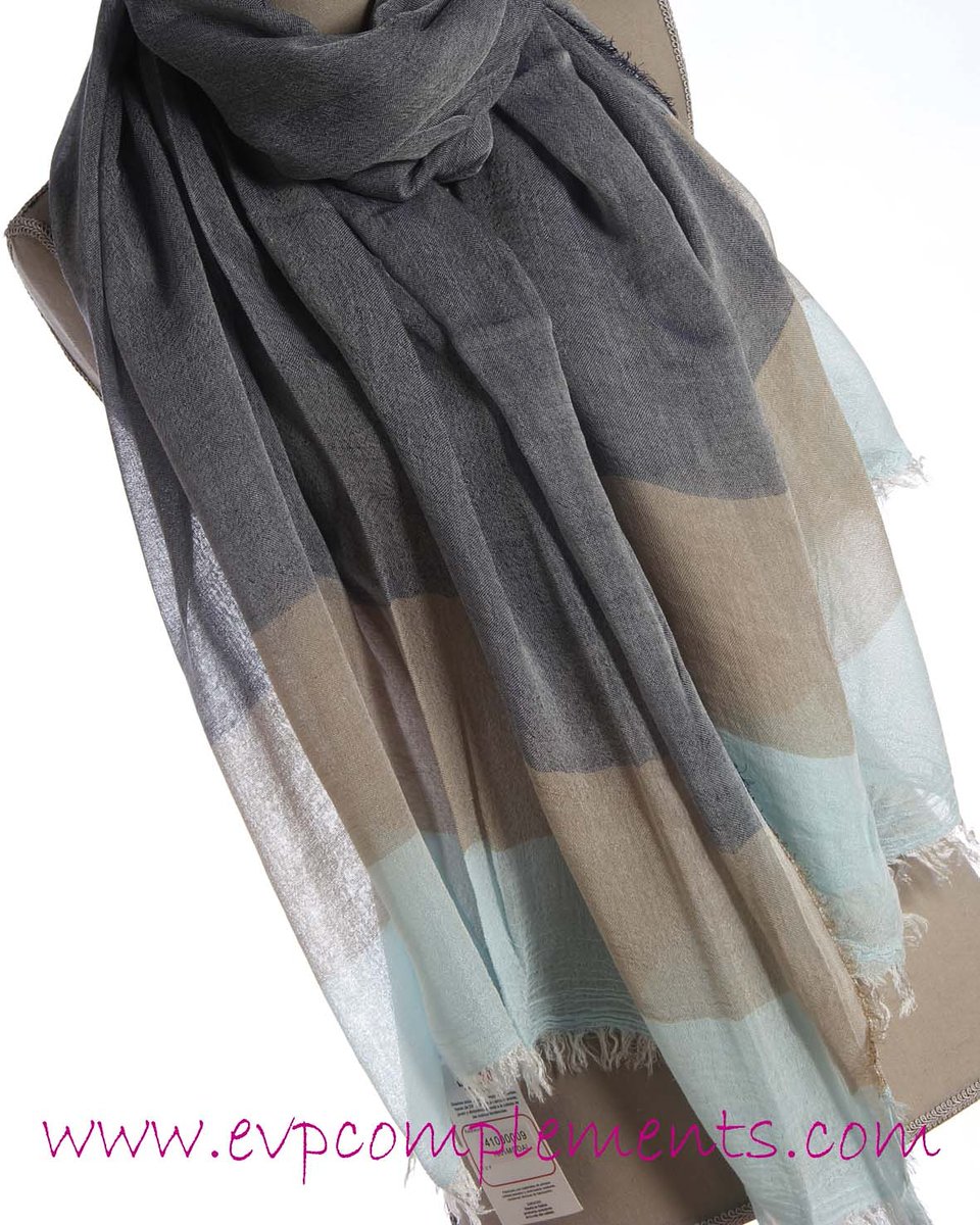 EVPComplements's tweet photo. Para mamás que tienen muchos foulards estampados 🎁🎁.

#FoulardFranjasAnchas disponible en 4 combinaciones en 📱💻https://t.co/efuEucMDKz

#Evpcomplements #TiendaOnline #Complementos #Accesorios #Mujer #Moda #Tendencias #Estilo #ComplementosConEstilo #Foulards #DíaDeLaMadre https://t.co/y13u1EAjNA