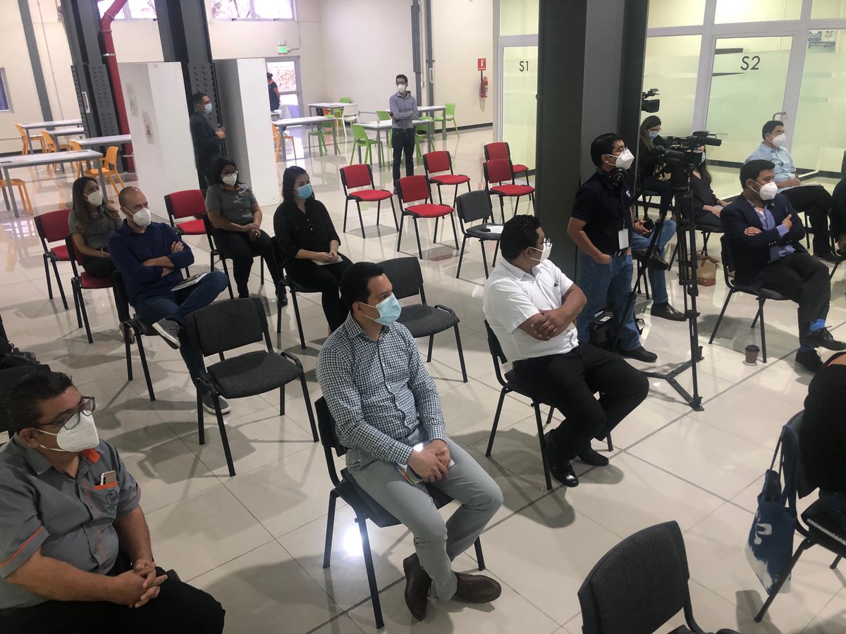 EnfoquesSV's tweet photo. Esta mañana @UCA_ES hizo el lanzamiento de la Fundación Padre José María Gondra #FundaGondra. 
La fundación administrará las empresas Talleres Gráficos, Librería, Cafeteria y Despensa, con el objetivo de fortalecer programa de becas y obras de caridad de la Compañía de Jesús. https://t.co/dlbotkV8sV