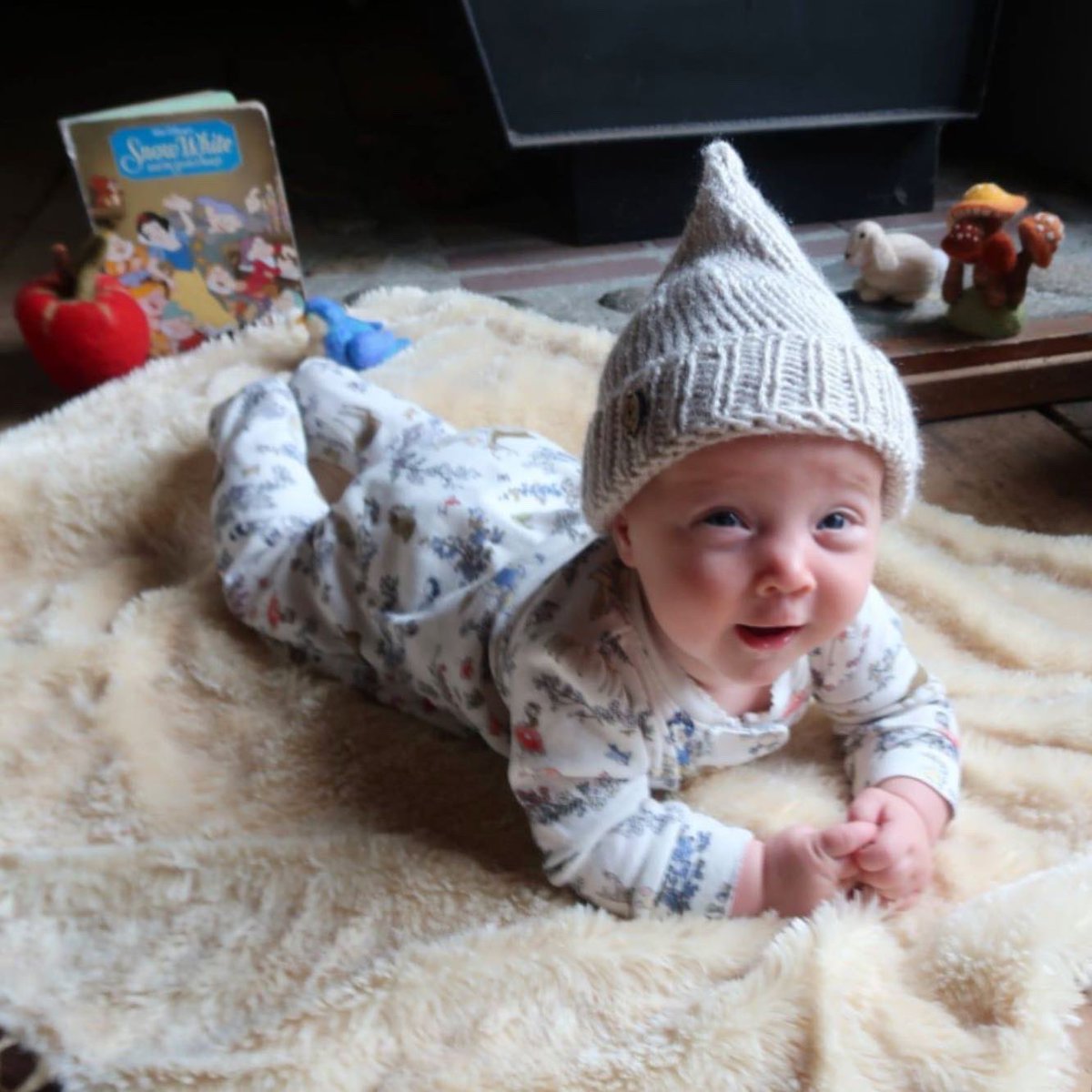 SnowflakeForest's tweet photo. Cindel Faline Siren singing in her Snow White Themed 4 months photo session. Needle Felted Blue Bird, Apple, Bunny &amp; Happy Mushroom set for the perfect additions &amp; on set in the rustic Alaskan Cabin. Sweet Peaks Knit Hat also made by me.
#createareader https://t.co/Zr1tT7e5Ws https://t.co/YGUwa5Dspd