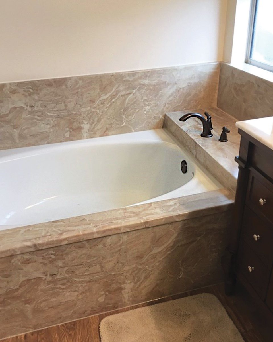 AHRBathrooms's tweet image. A closer look at Alaskan Ivory, an available color option for you bathroom remodel. 
This is a unique composite material used for the wall and tub paneling. 

#bathsystem #bathroominspo #stonepatterns #bathmaterials #bathroomrenovation #homeimprovement #restroominspo #bathtubs