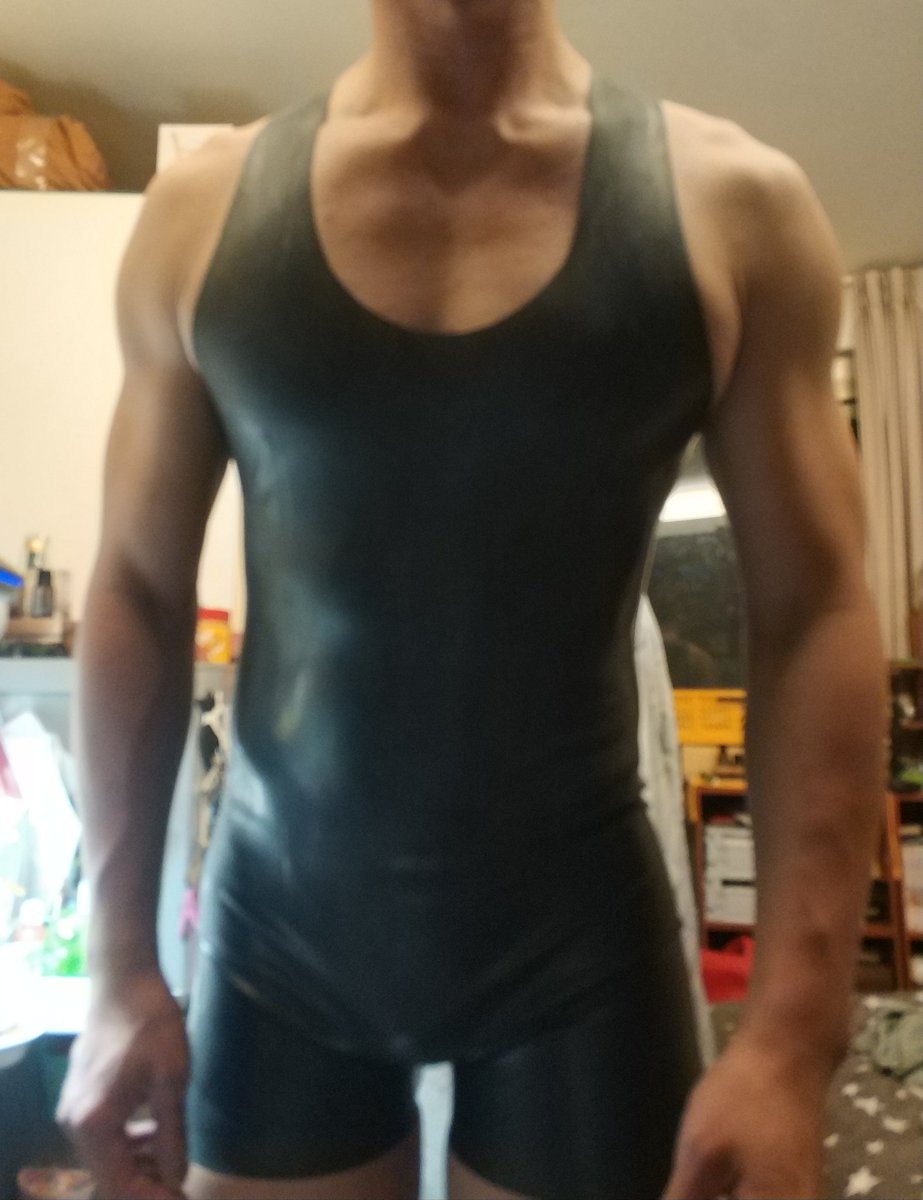 我的第一件膠衣~~🥰🥰🥰
forfun.store/rubber/rubber-…