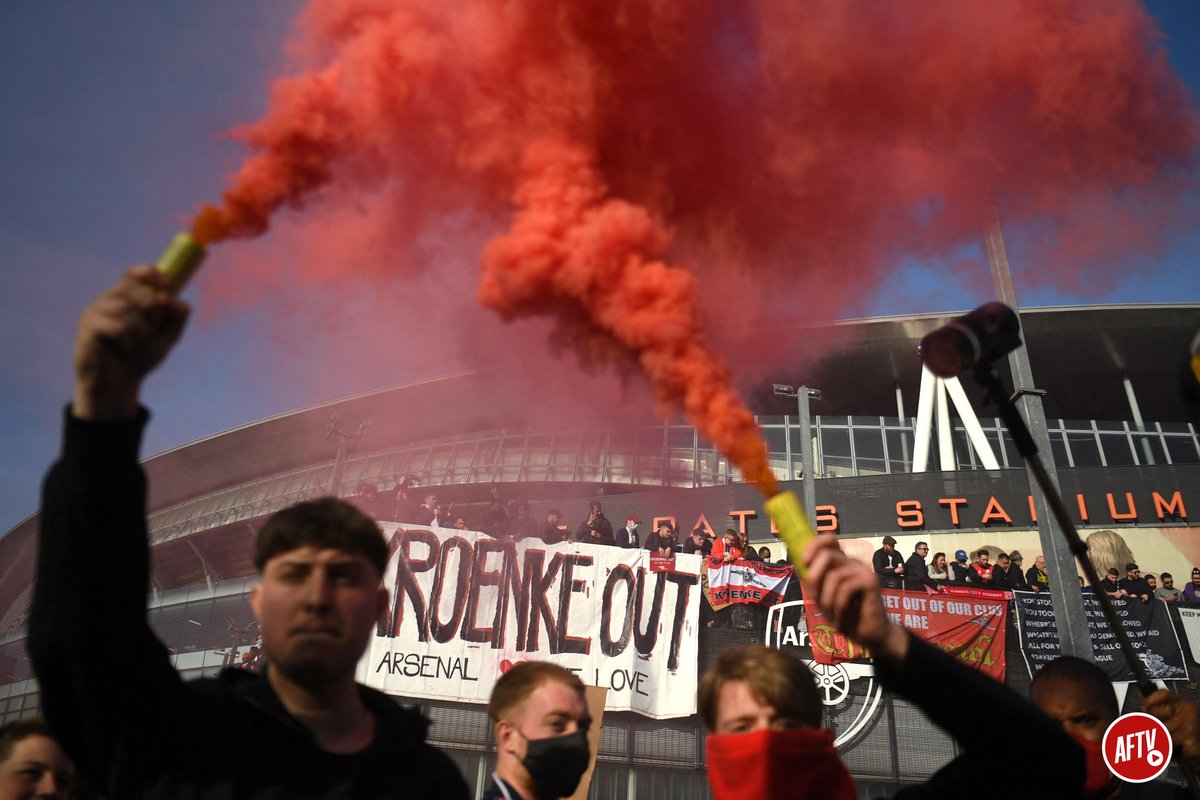 AFTVMedia's tweet photo. The message is loud and clear. 

We want #KroenkeOut https://t.co/ims2LS5BUb